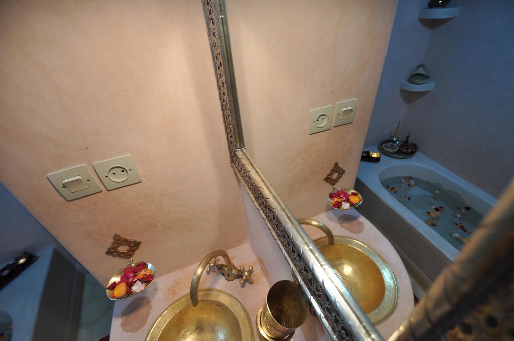 Riad La Famille Marrakesh Luaran gambar